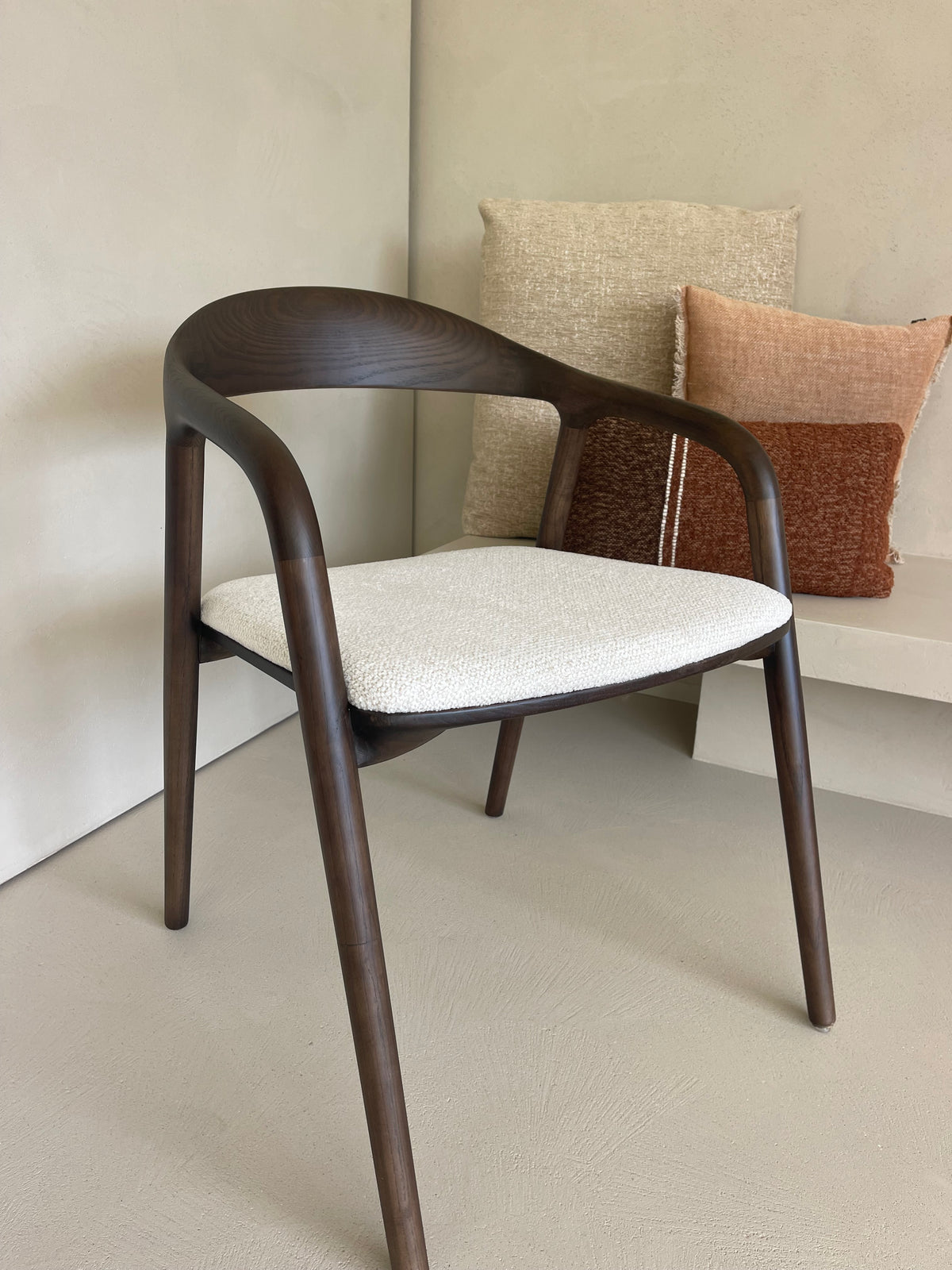 Novo cushion dark walnut-zoom-3